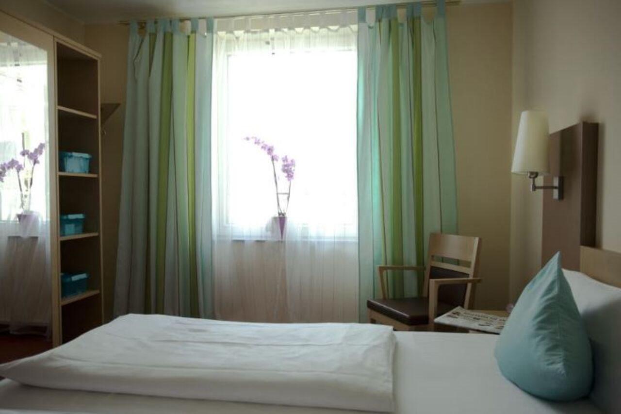 Hotel Petersburg Superior ดุสเซลดอร์ฟ ภายนอก รูปภาพ