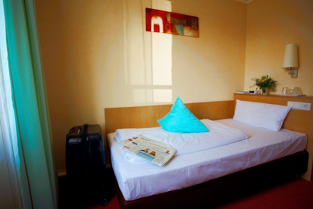 Hotel Petersburg Superior ดุสเซลดอร์ฟ ภายนอก รูปภาพ