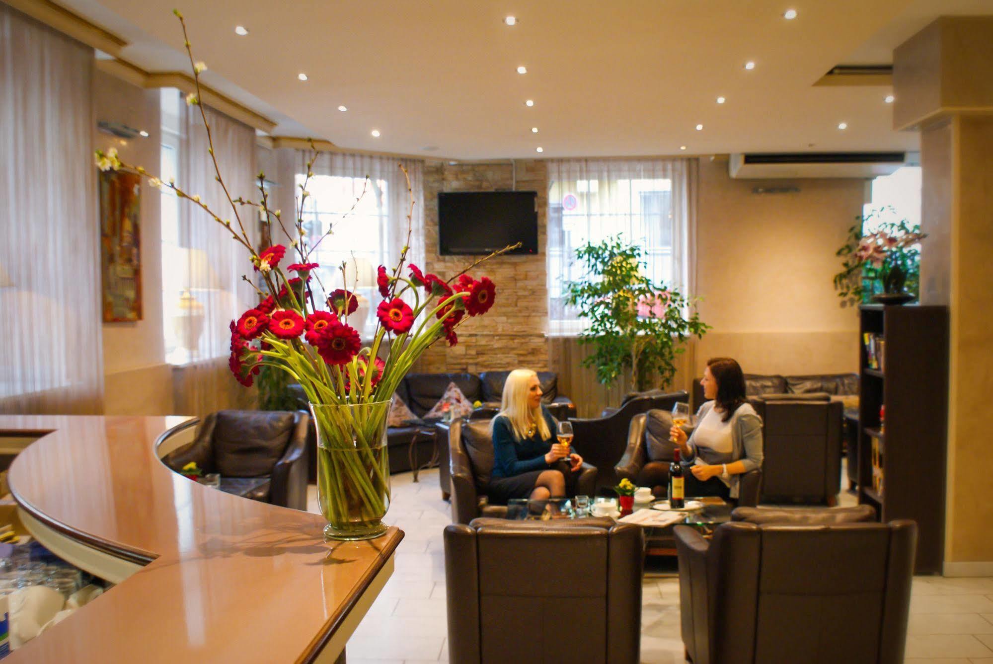 Hotel Petersburg Superior ดุสเซลดอร์ฟ ภายนอก รูปภาพ