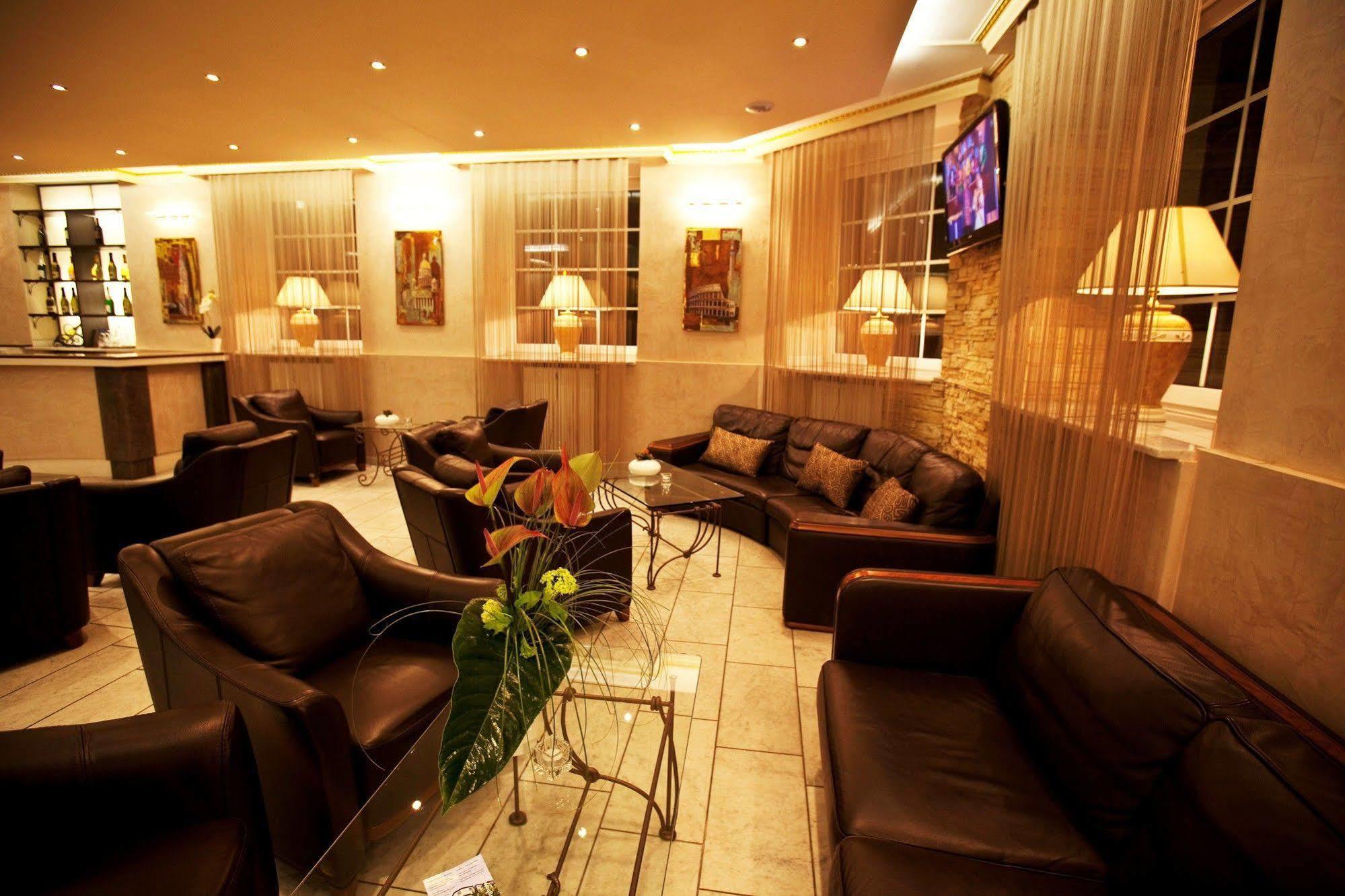Hotel Petersburg Superior ดุสเซลดอร์ฟ ภายนอก รูปภาพ